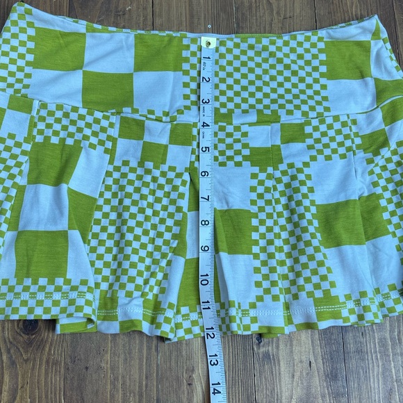 Urban outfitters green and white checker print pleated mini skirt size large - Picture 7 of 7